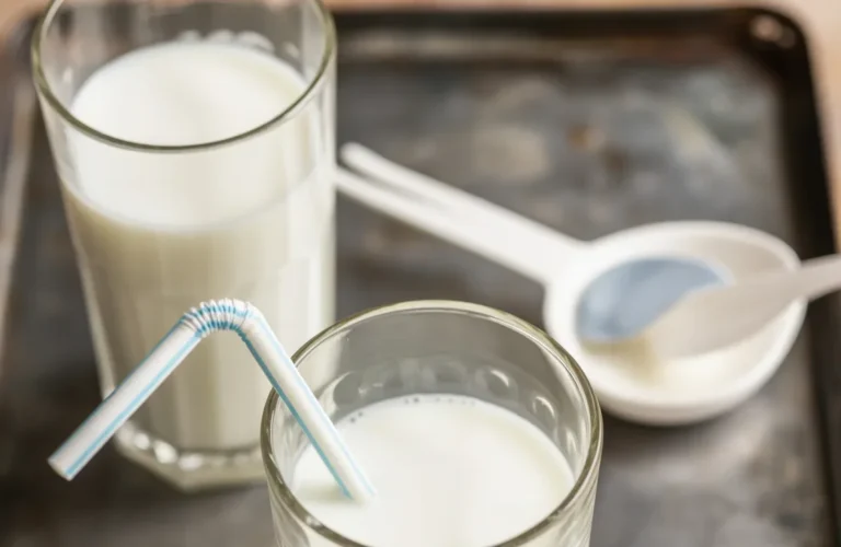 Homemade milk kefir recipe ingredients and preparation guide.