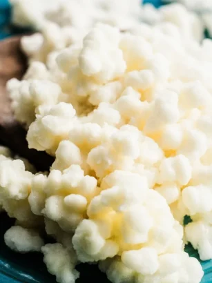 Lactose-free kefir drink rich in probiotics and nutrients, perfect for lactose intolerant individuals.