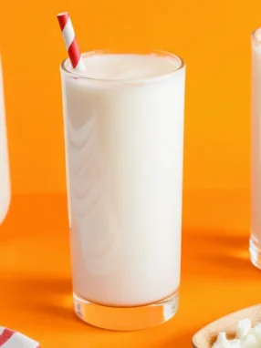 A step-by-step guide to making milk kefir at home easily.